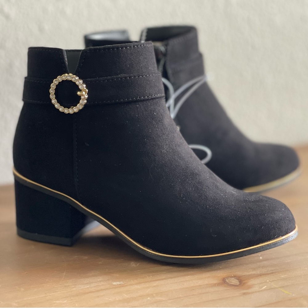 Children’s place black booties. Little girl size 12.